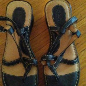 Born sandals
